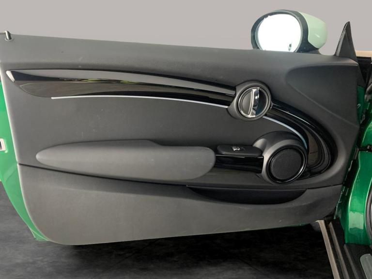 2022 MINI Hatch 135kW Cooper S Level 2 33kWh 3dr Auto HATCHBACK ELECTRIC Automatic