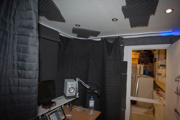 Loft Space Sound Proof Music Studio / Office / Rent includes all bills & free internet Near M8 & M74