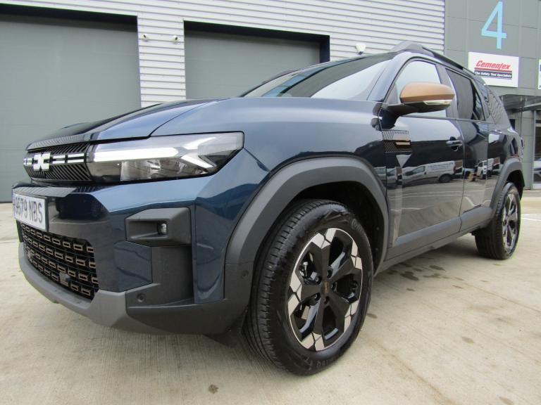  Dacia Bigster 1.2 TCe 140 EXTREME MHEV MILD HYBRID EURO 6 (s/s) LEFT HAND DRIVE  SUV Petrol Manual