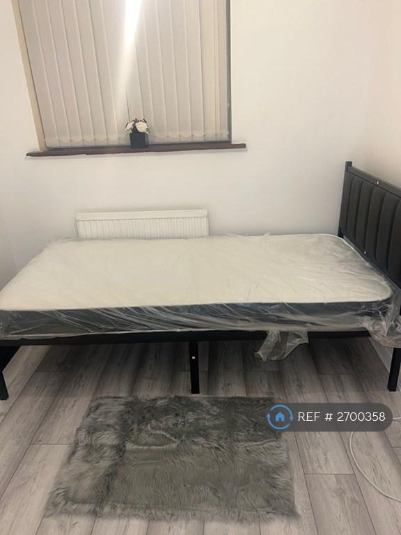 1 bedroom in Brights Avenue, Rainham, RM13 (#2700358)