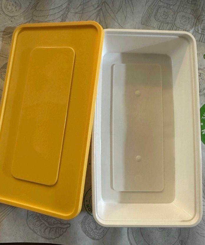 Food containers and packaging