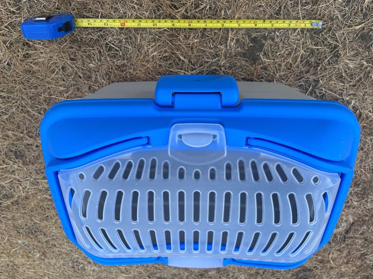 Small pet carrier 