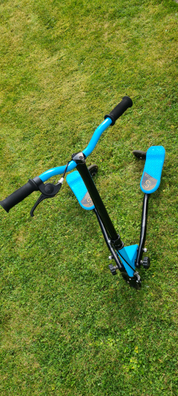 Sportster 3 wheel wiggle scooter 