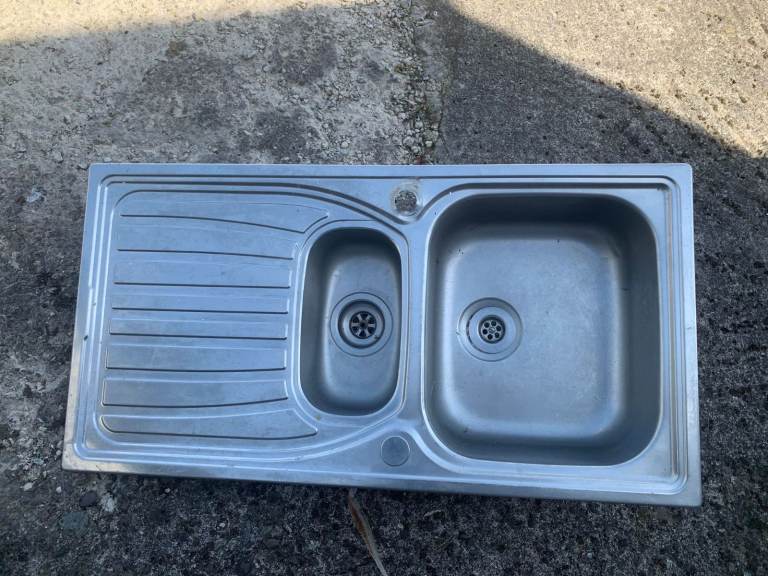 1.5 Bowl Kitchen Sink and Drainer