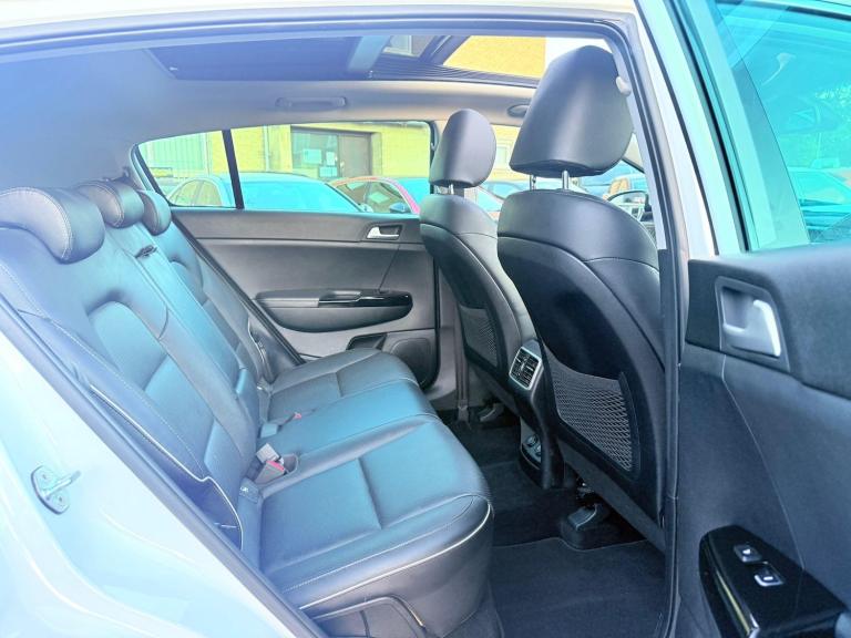 2019 Kia Sportage 1.6 CRDi EcoDynamics+ 4 DCT AWD Euro 6 (s/s) 5dr ESTATE Diesel/Electric Hybrid ...