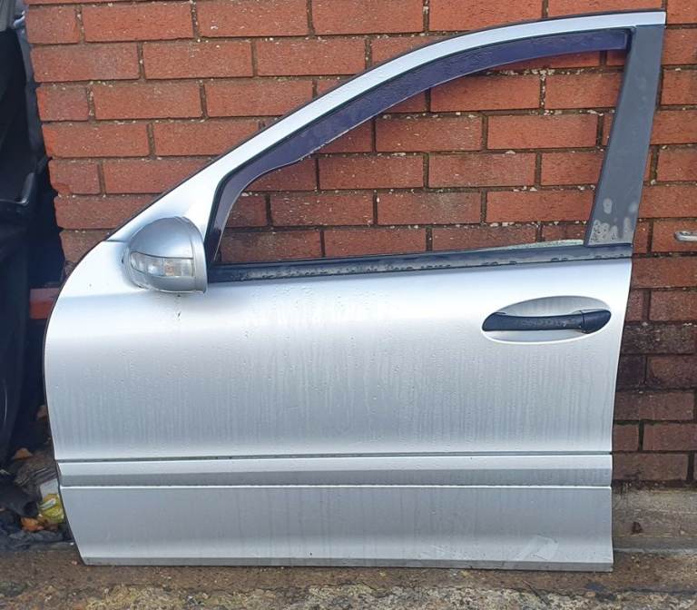 Mercedes Benz C Class Left Side Front Door And Mirror Silver 2005
