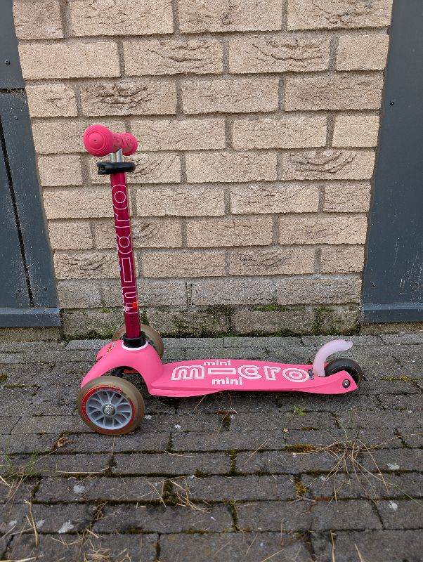 Pink Micro Mini 3-Wheel Scooter with toddler seat included 