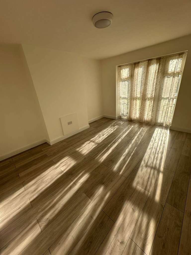 2 Bed Flat to rent Shakspeare Walk N16