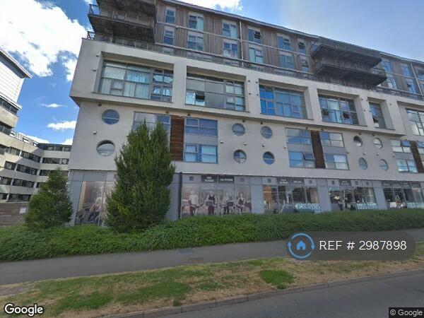 2 bedroom flat in Beckhampton Street, Swindon, SN1 (2 bed) (#2987898)