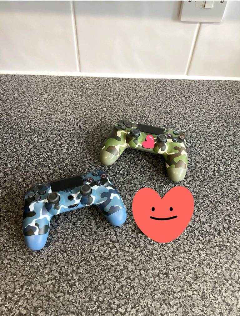 Ps4 controller.x 2 Bundle offer