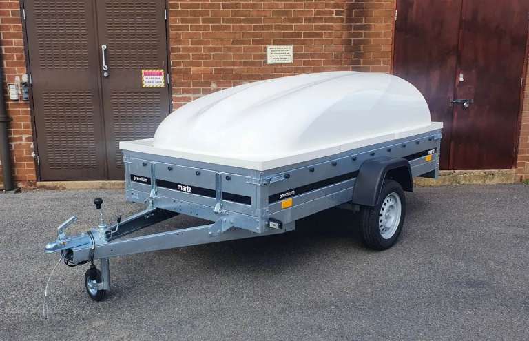 Single axle trailer with ABS cover 