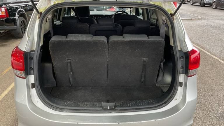 2014 Kia Carens 1.6 GDi 2 5dr MPV PETROL Manual