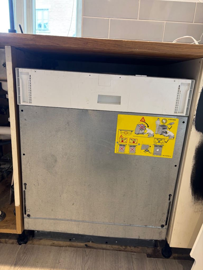 Zanussi Integrated Dishwasher – Good Condition