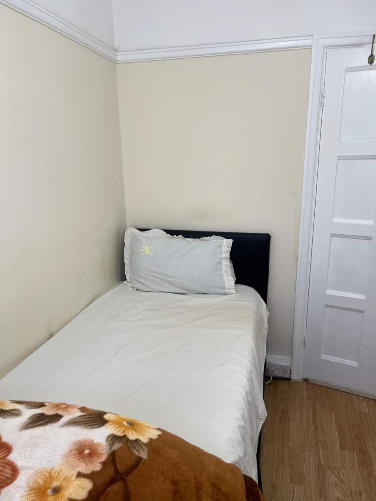 Single room in East Croydon. Inclusive of all bills £500pcm. CR0 6EA .