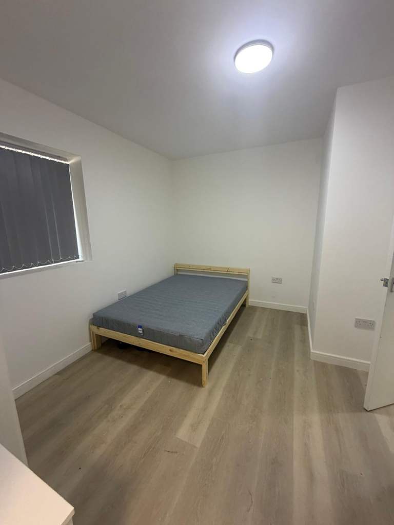 Studio Flat in Beaconsfield, Buckinghamshire HP9 2PD
