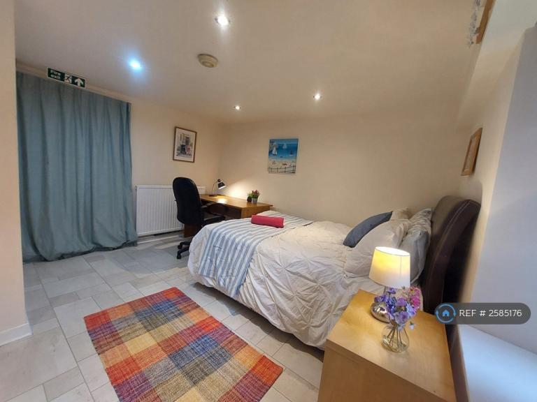 1 bedroom in Queen Street, Dumfries, DG1 (#2585176)