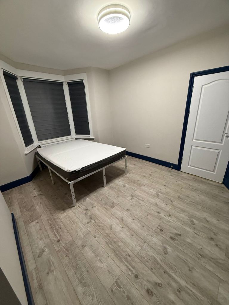 🏙️Available Now – Spacious Double Room in Croydon💎 