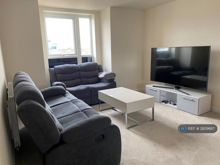 1 bedroom in Courtenay Croft, Eagle Farm South, Milton Keynes, MK17 (#2829687)