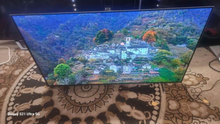 image for Hisense ultra smart 4k 55inch used good condition TV 