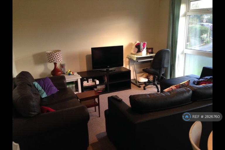 2 bedroom flat in Lionard House, Canterbury, CT2 (2 bed) (#2826760)