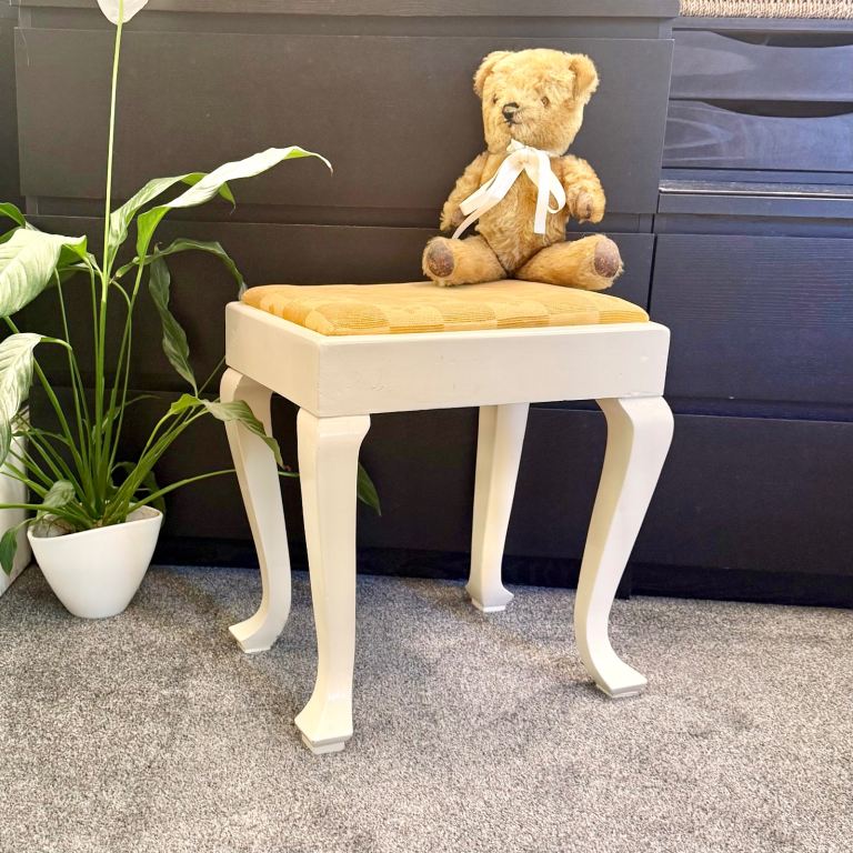 White wooden piano stool, removable seat pad, very strong and sturdy