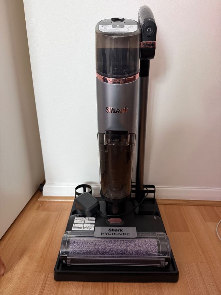 Shark HydroVac WD210UK Cordless Hard Floor Cleaner Grey – Excellent Condition