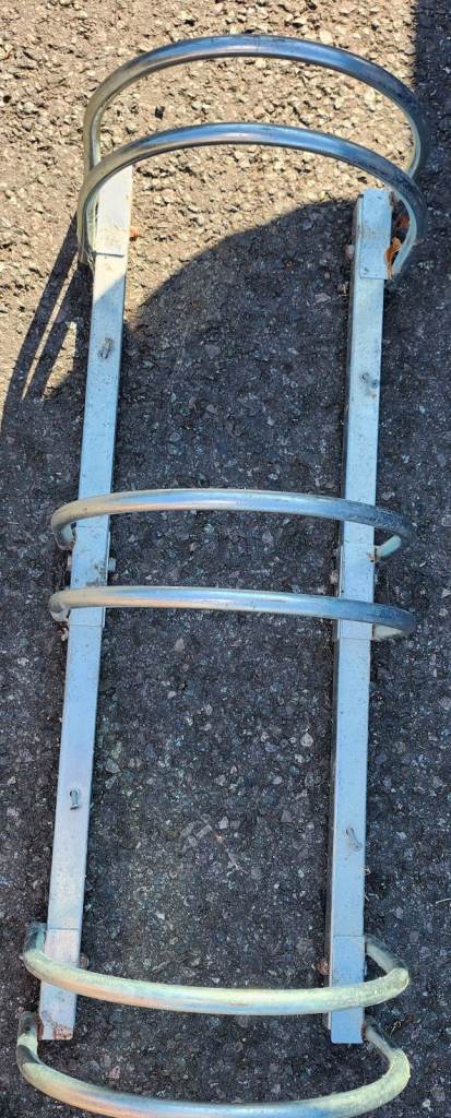 Metal Bike Rack – Good Condition - 3  Bikes