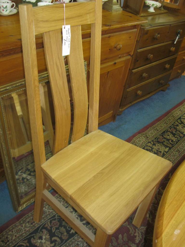 SOLID OAK MODERN HIGHBACK CHAIR. (3 AVAILABLE, EACH £10) GREAT ORDER. VIEWING / COLLECTION