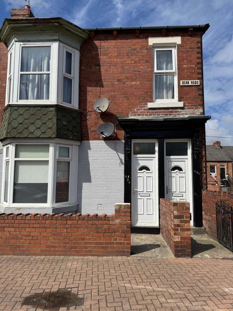 This 2 bedroom ground floor flat is Located on Dean Road, South Shields, NE33