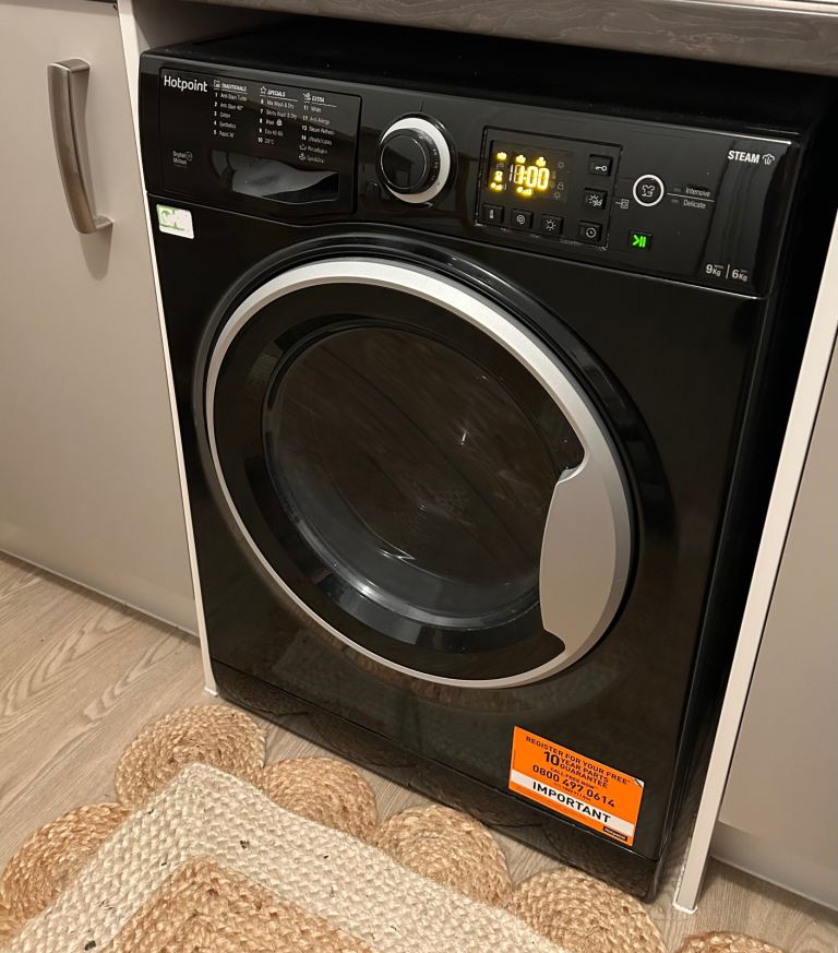 Hotpoint Washing Machine – Black, Good Condition