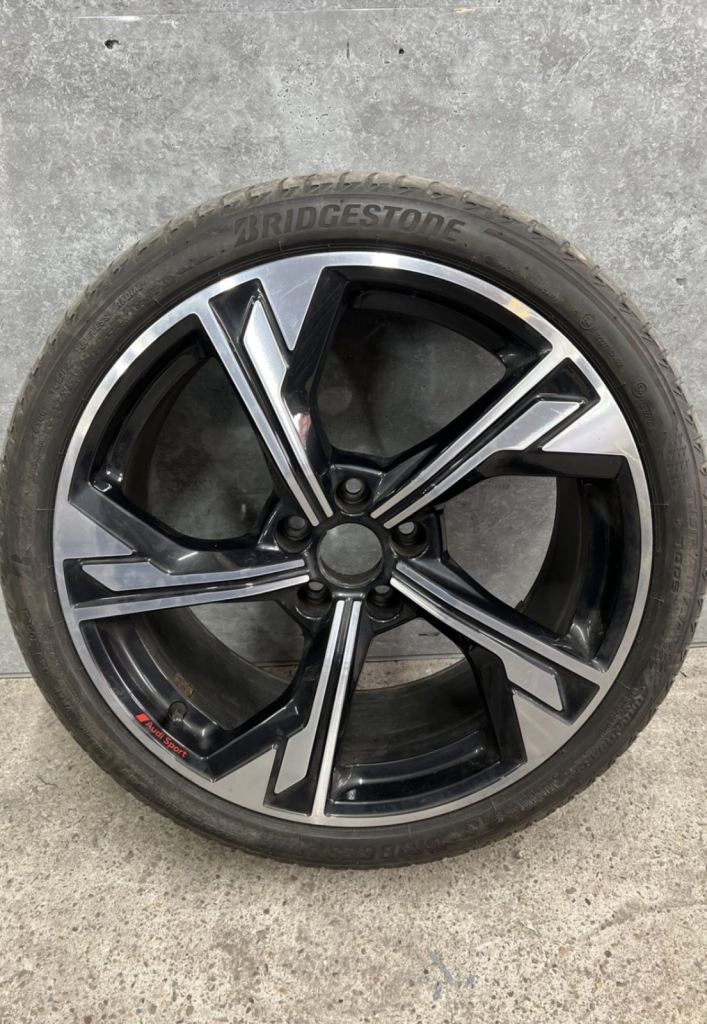 GENUINE AUDI A4 B9 S-LINE 19" 8.5J BLACK DIAMOND CUT ALLOY WHEEL 8W0601025EM