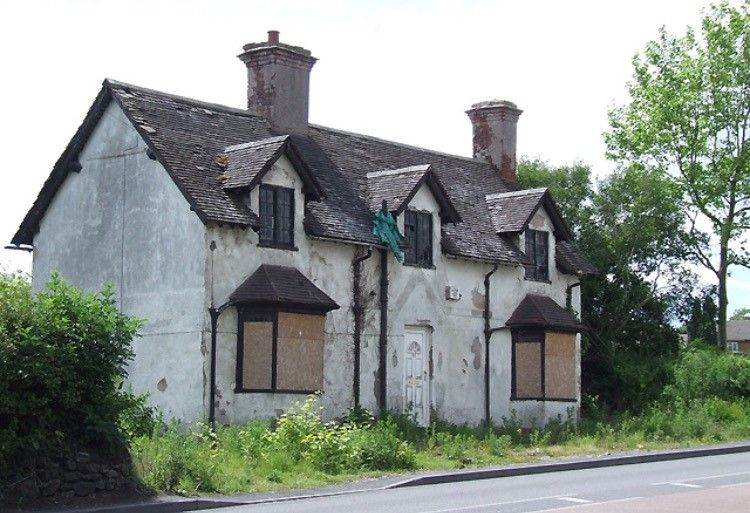 CASH BUYER WILL BUY YOUR HOUSE OR FLAT 
