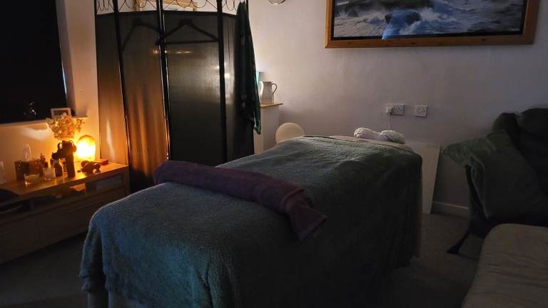 Qualified Male Masseur - Holistic Relaxation Massage for Ladies & Gents