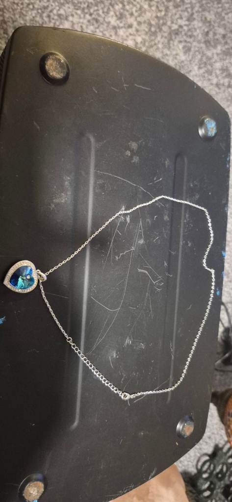 Loveheart stone set pendant necklace 