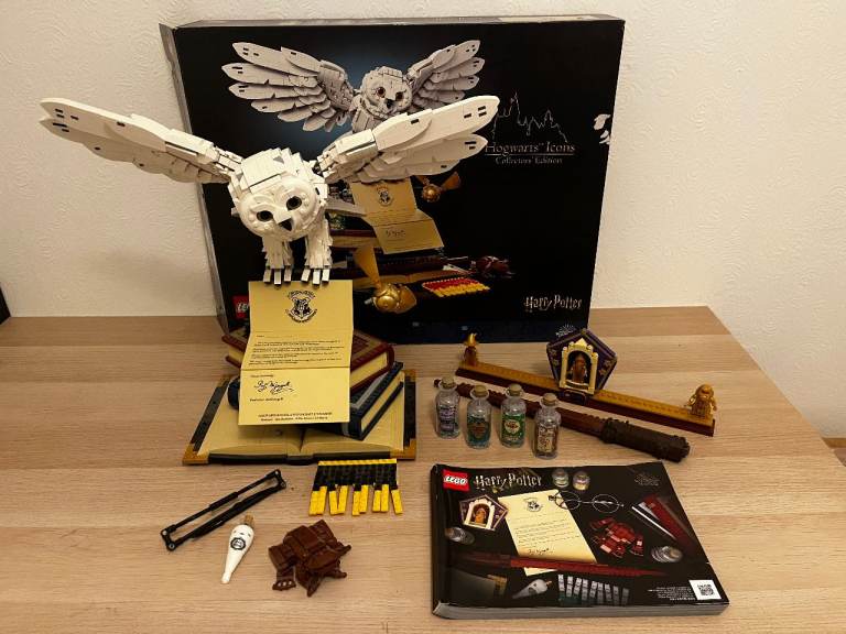 Lego Icons of Hogwarts set - with box and instructions