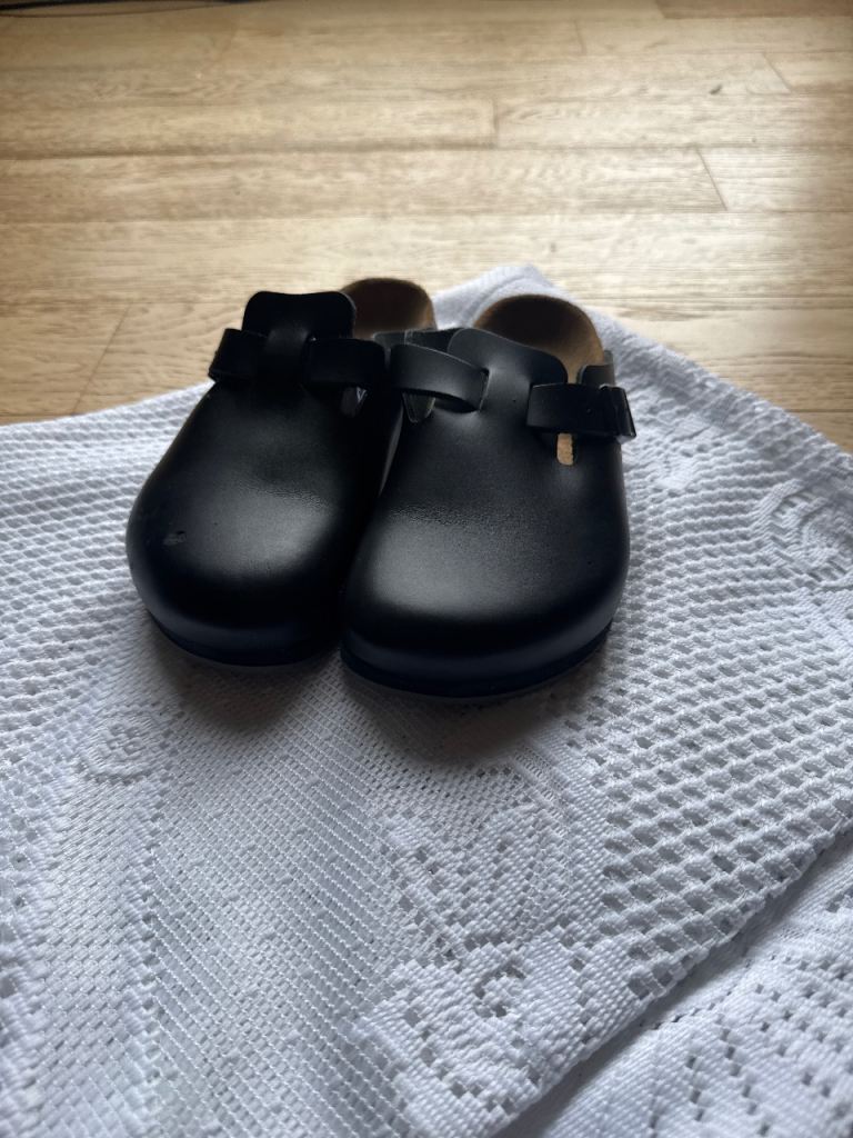Birkenstock Boston black clogs. Size 4