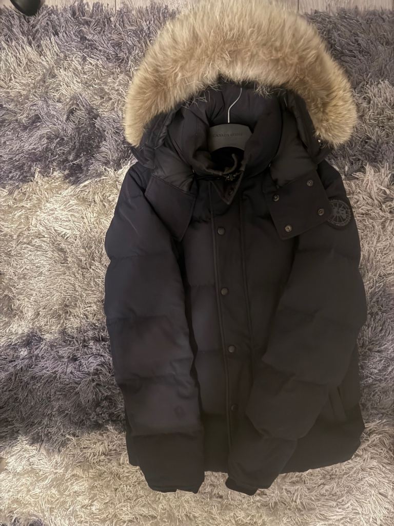 Navy Canada goose Wyndham discontinued and rare