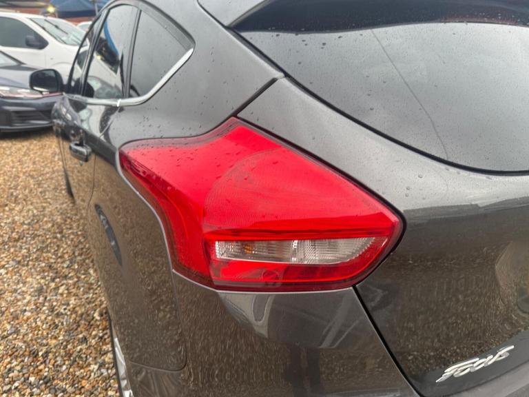 2017 Ford Focus 1.0 EcoBoost 125 Zetec Edition 5dr HATCHBACK PETROL Manual