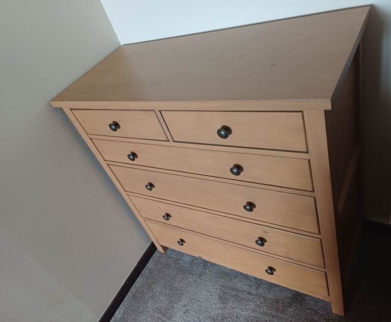 Heavy Pine chest of drawers as new