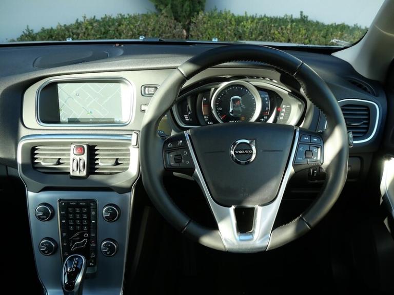 2016 Volvo V40 Cross Country 2.0 T5 Pro Hatchback 5dr Petrol Auto AWD Euro 6 (s/s) (245 ps) Hatch...