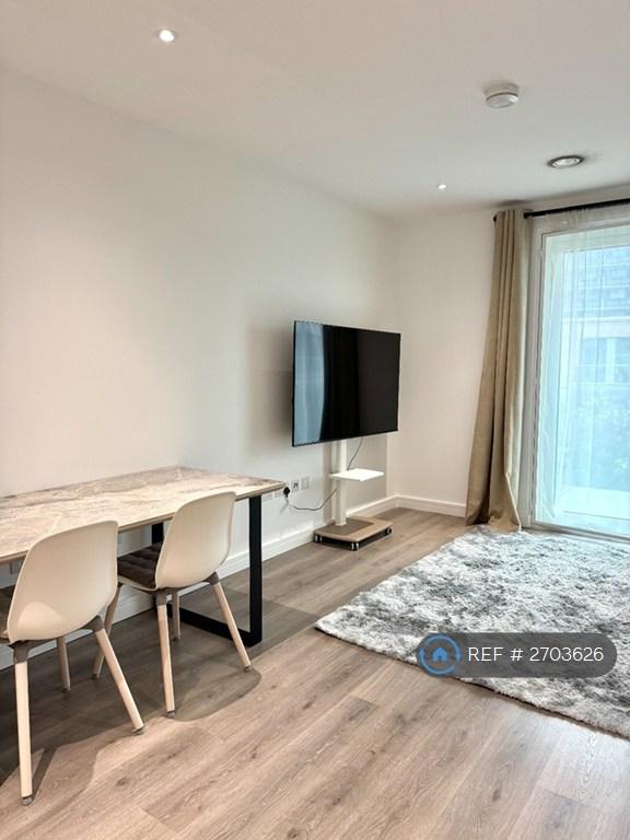 1 bedroom in Rothesay House, London, W6 (#2703626)