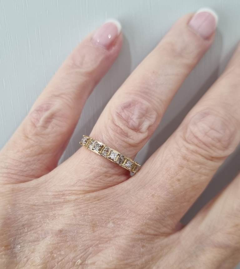 Gold 9ct Diamond half hoop ring. 0.50ct 