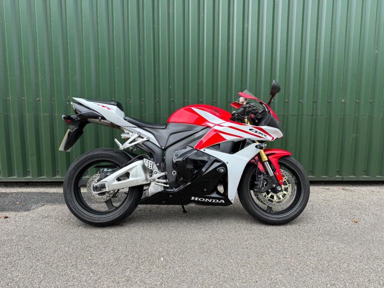 Honda CBR600RR Red and White 2014 Good History 30k Very Clean Example 2 Owners 
