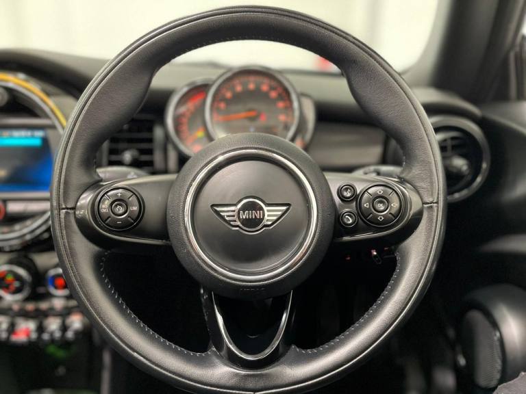 2018 MINI Convertible 1.5 Cooper Convertible 2dr Petrol Steptronic Euro 6 (s/s) (136 ps) Converti...