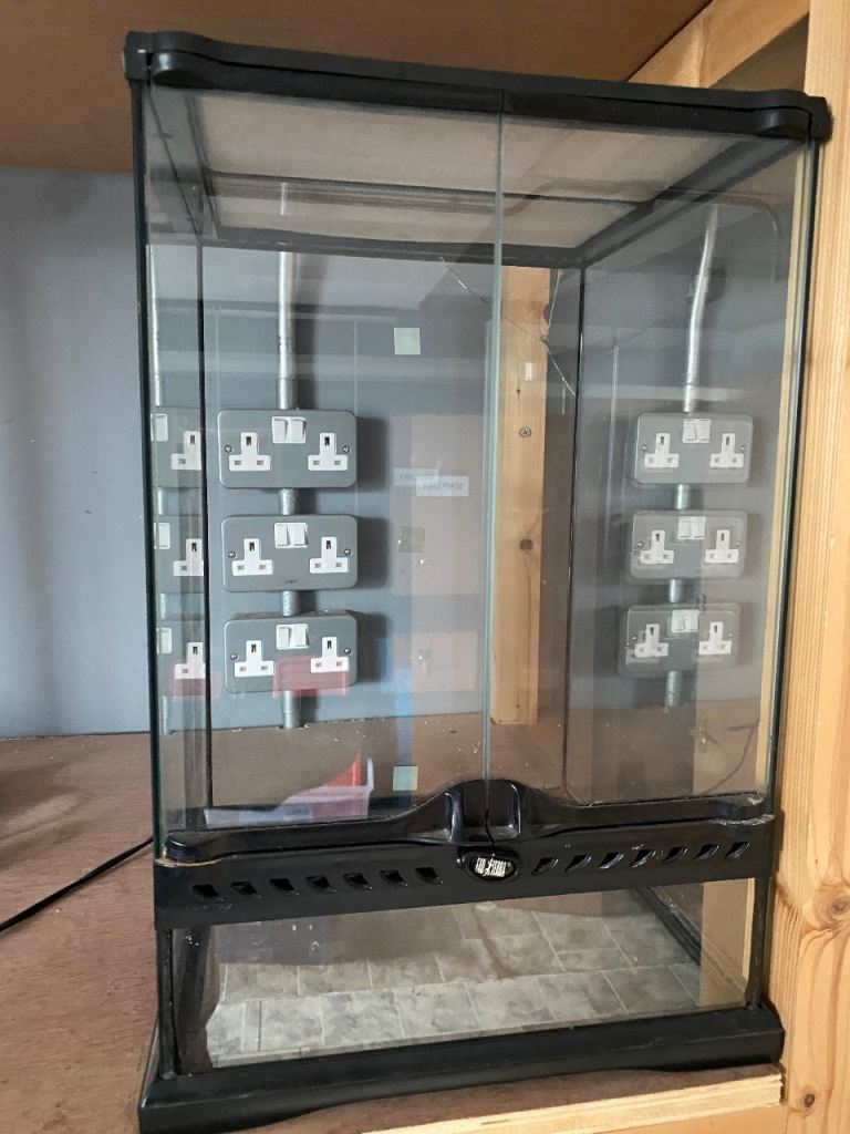 Exo Terra Glass Terrarium Tank for Reptiles & Amphibians With heat mat