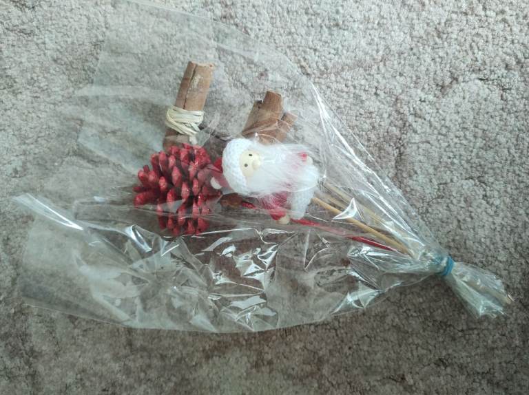 Pot Plant/Gift Decorations on Wooden Stake (Pack of 3)