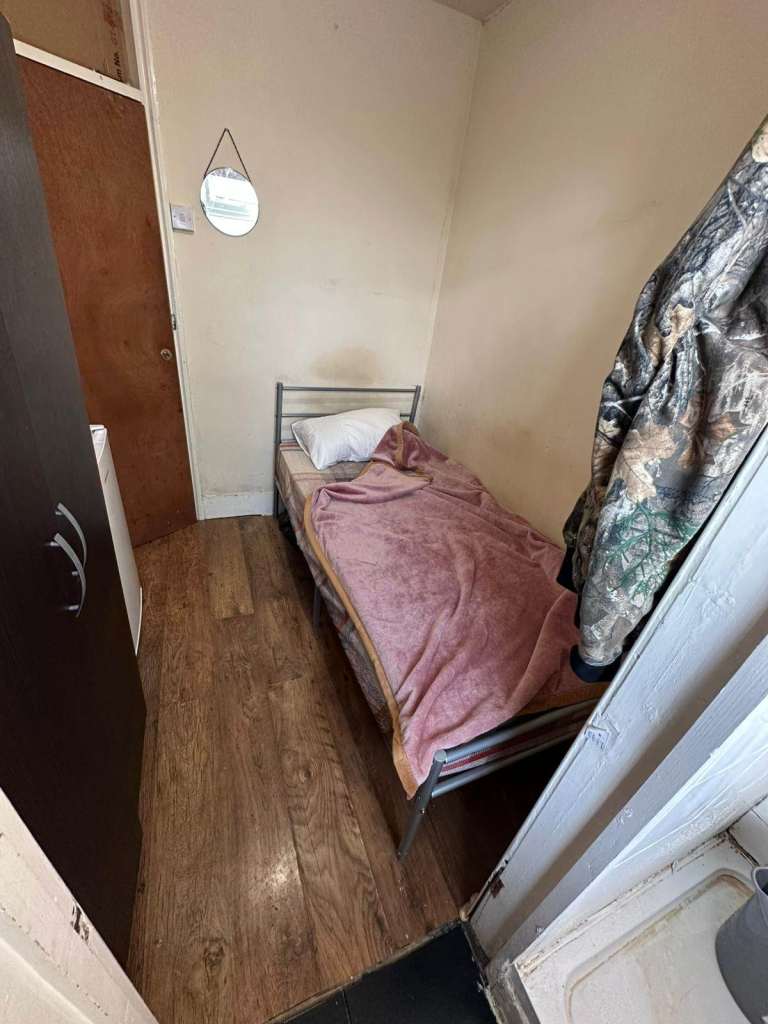 Spacious & Cosy En-suite Room for Rent – N9 7JB