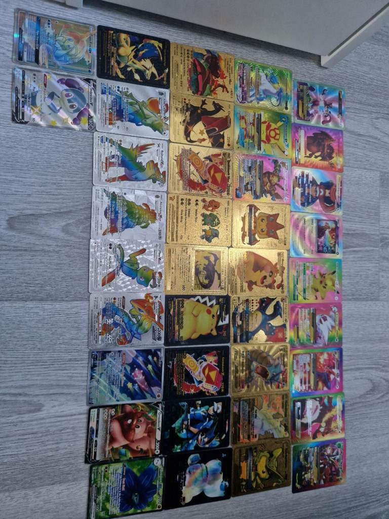 Large Bundle of Gold and Silver Pokemon Cards