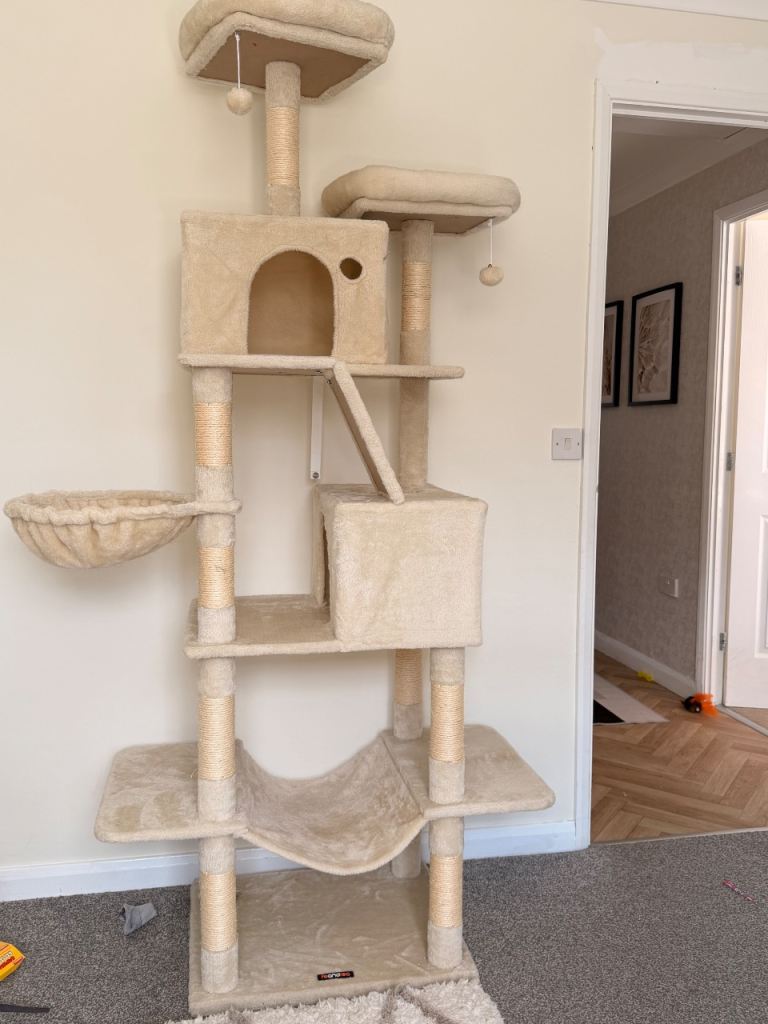 Cat tree