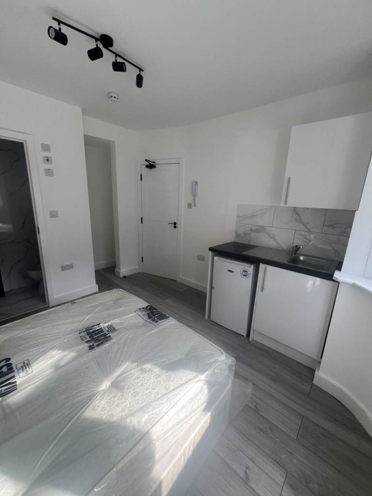 Studio Available in Harrow – HA3 5LS (Carmelite Road)